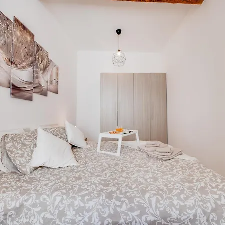 Διαμέρισμα Easylife Swiss - Luxurious Garden Retreat In Castel Grande, Pergola & Historic Charm X6 Μπελλιντσόνα
