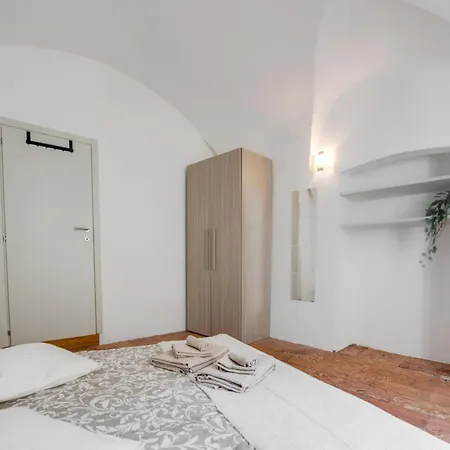 Easylife Swiss - Luxurious Garden Retreat In Castel Grande, Pergola & Historic Charm X6
