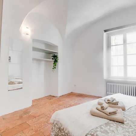 Apartment Easylife Swiss - Luxurious Garden Retreat In Castel Grande, Pergola & Historic Charm X6 Bellinzona