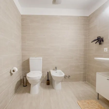 Διαμέρισμα Easylife Swiss - Luxurious Garden Retreat In Castel Grande, Pergola & Historic Charm X6 *